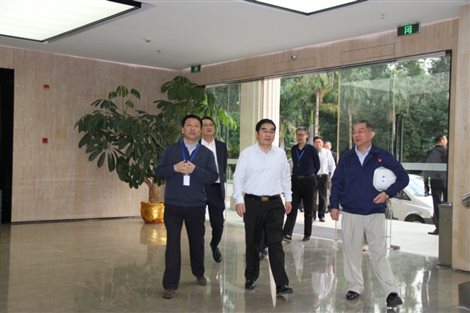 C:鄭嘉鴻總經(jīng)辦通訊稿81211市長(zhǎng)到訪(fǎng)給小鄭IMG_0075.JPG